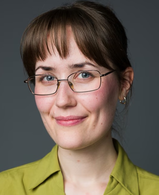 En person med briller